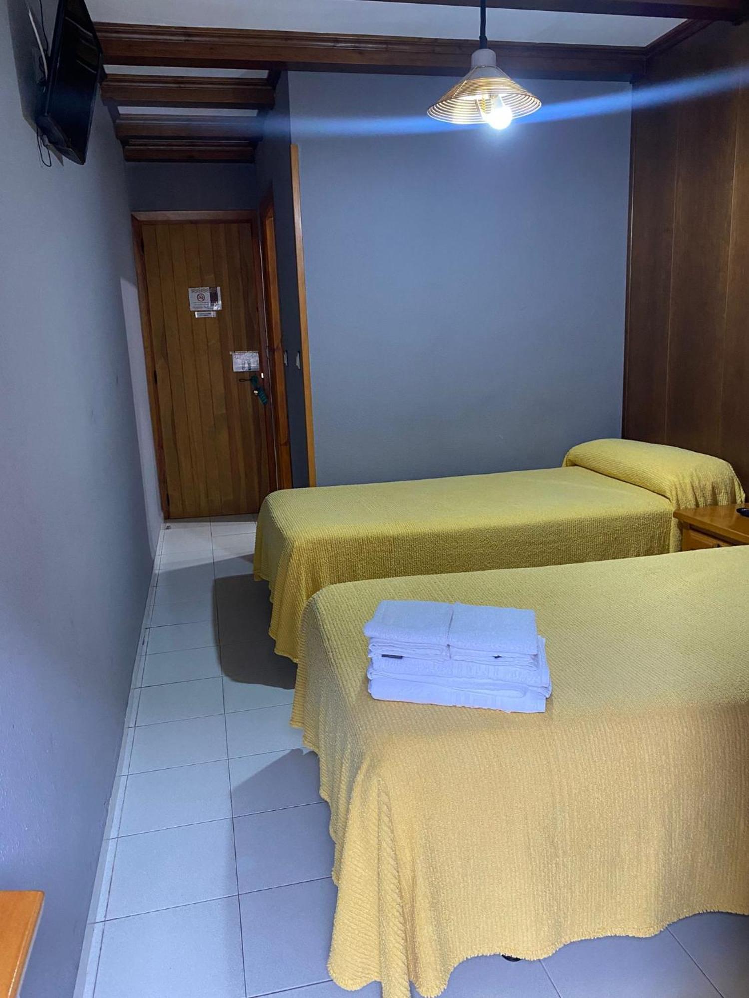 Hostal Los Valles Bielsa Exterior photo