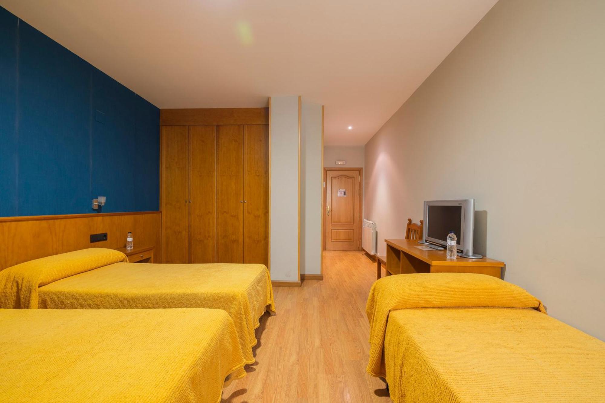 Hostal Los Valles Bielsa Exterior photo