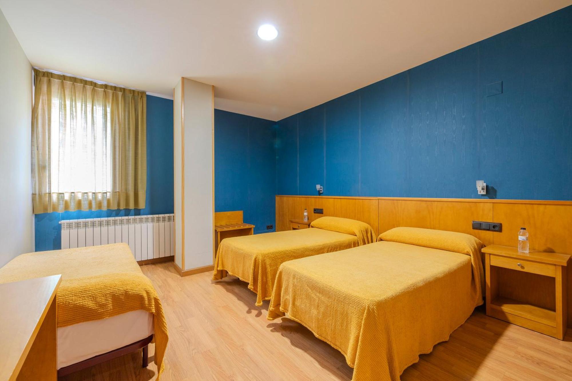 Hostal Los Valles Bielsa Exterior photo