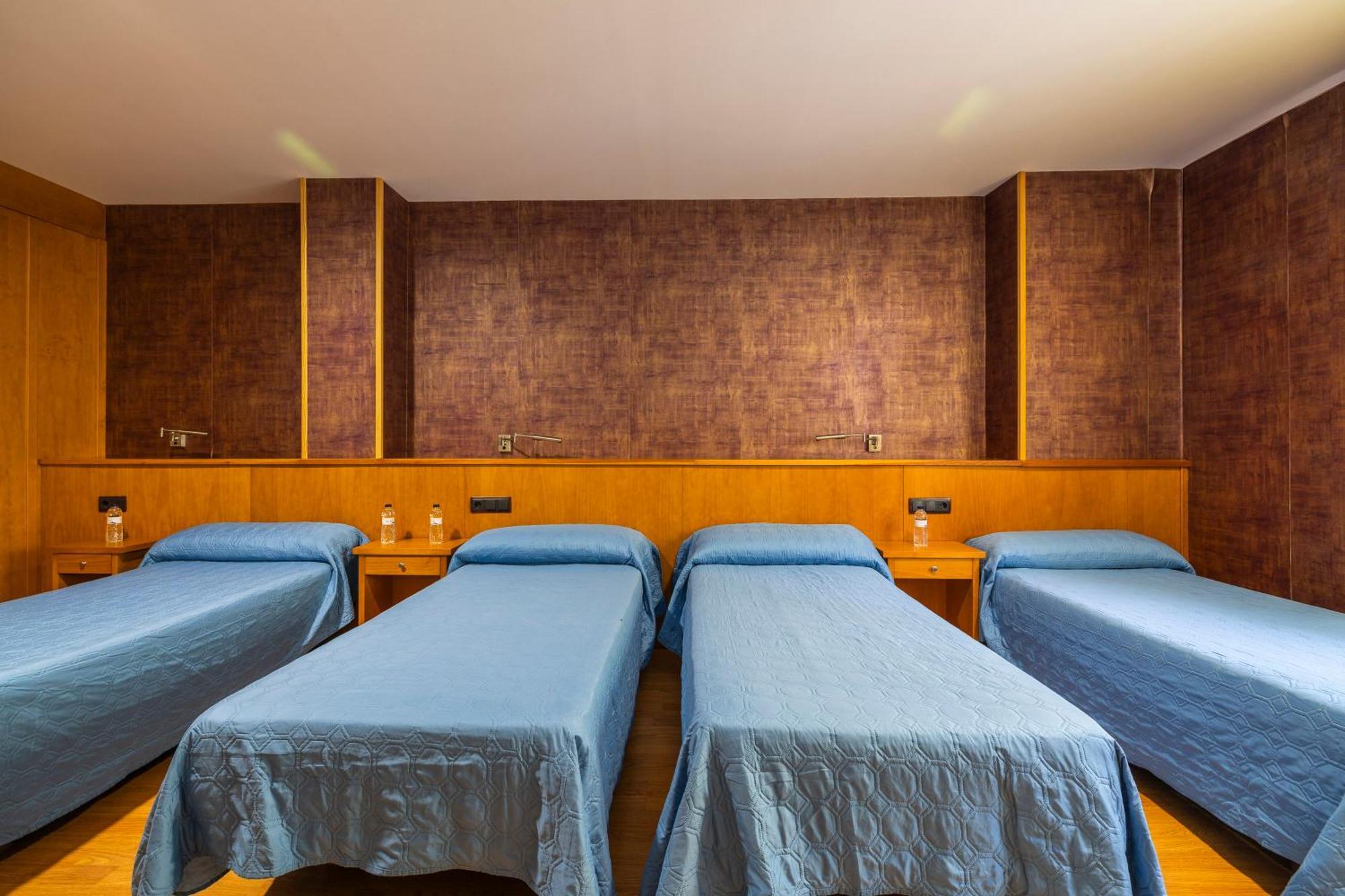 Hostal Los Valles Bielsa Exterior photo