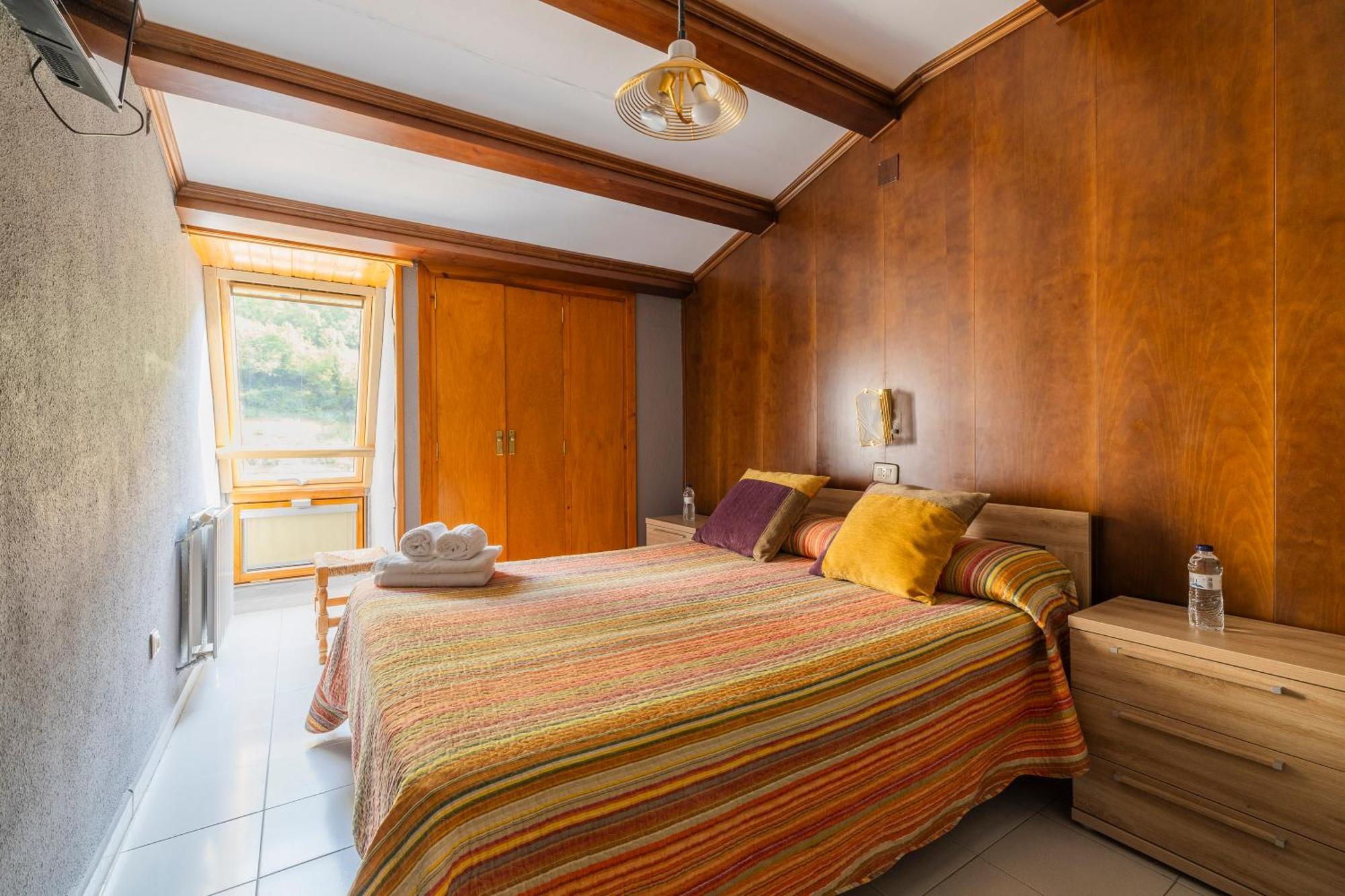 Hostal Los Valles Bielsa Exterior photo