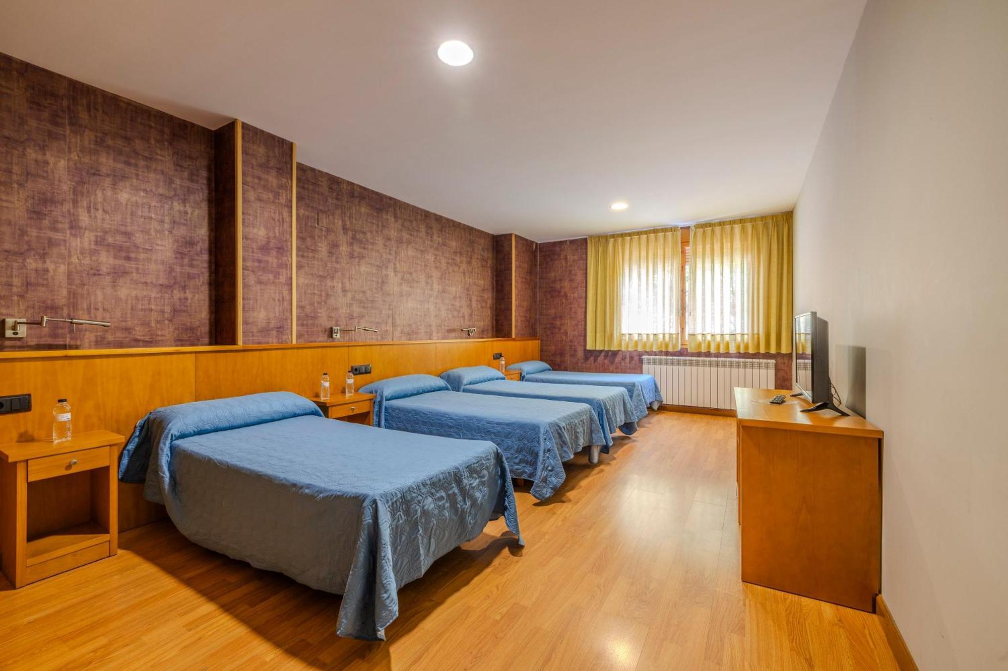 Hostal Los Valles Bielsa Exterior photo